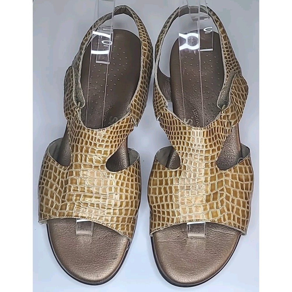 SAS Suntimer Tripad Comfort Sling Back Sandals Faux Gold Snake Skin Womens 9.5 M